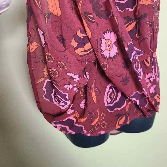 NWT BB Dakota Floral Halter Top - Picture 5 of 9